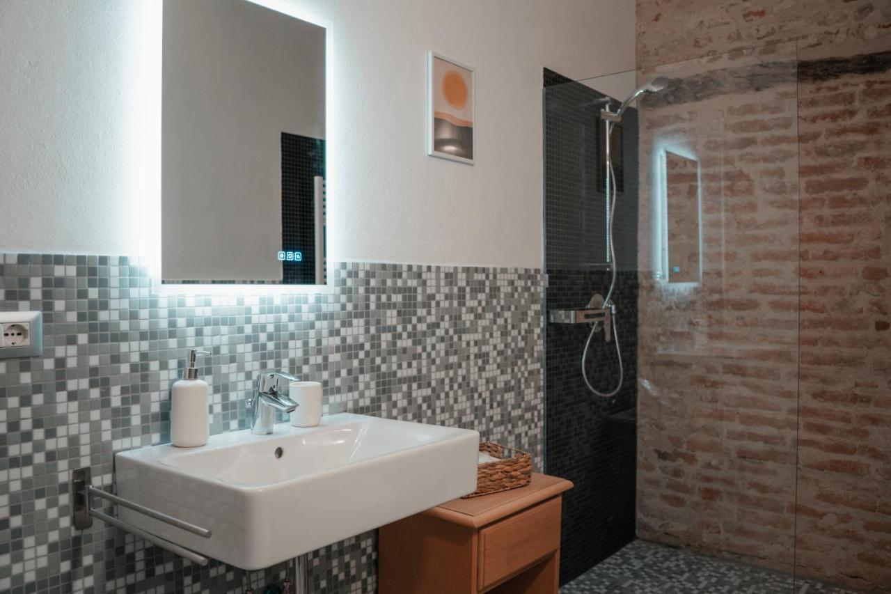 Apartamento Centro Storico Recinto Dei Nobili 2-Private Parking Asti Exterior foto